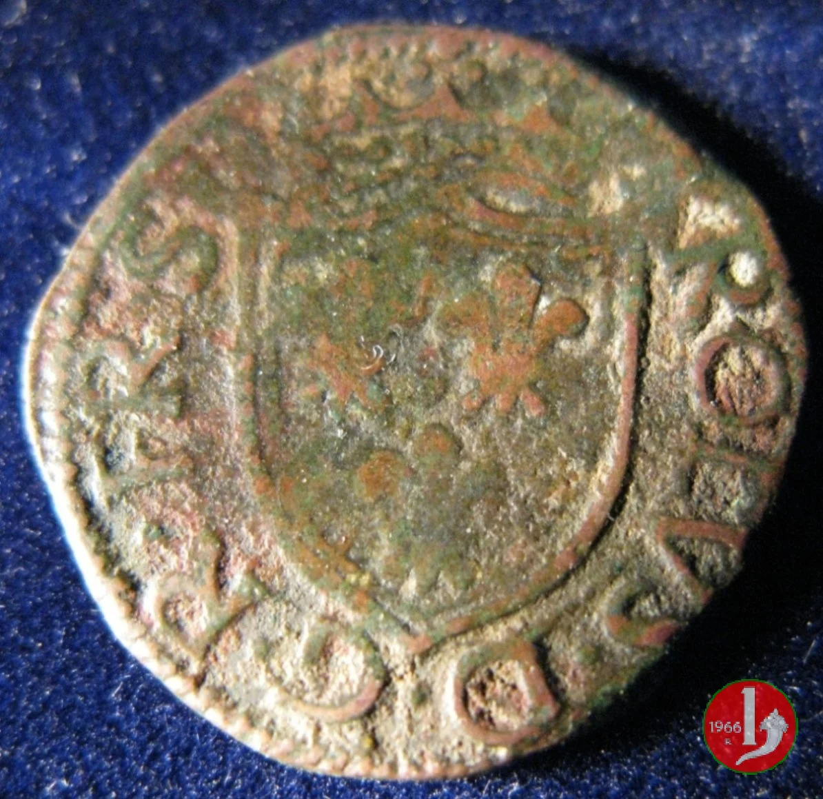 Cavallo (con croce ancorata e cantonata da rosette)  (Chieti)